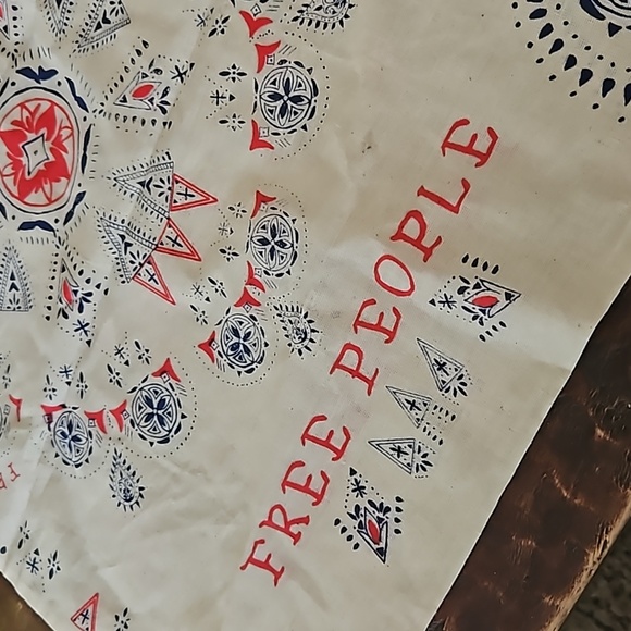 Free People drawstring gift bag - Picture 4 of 4